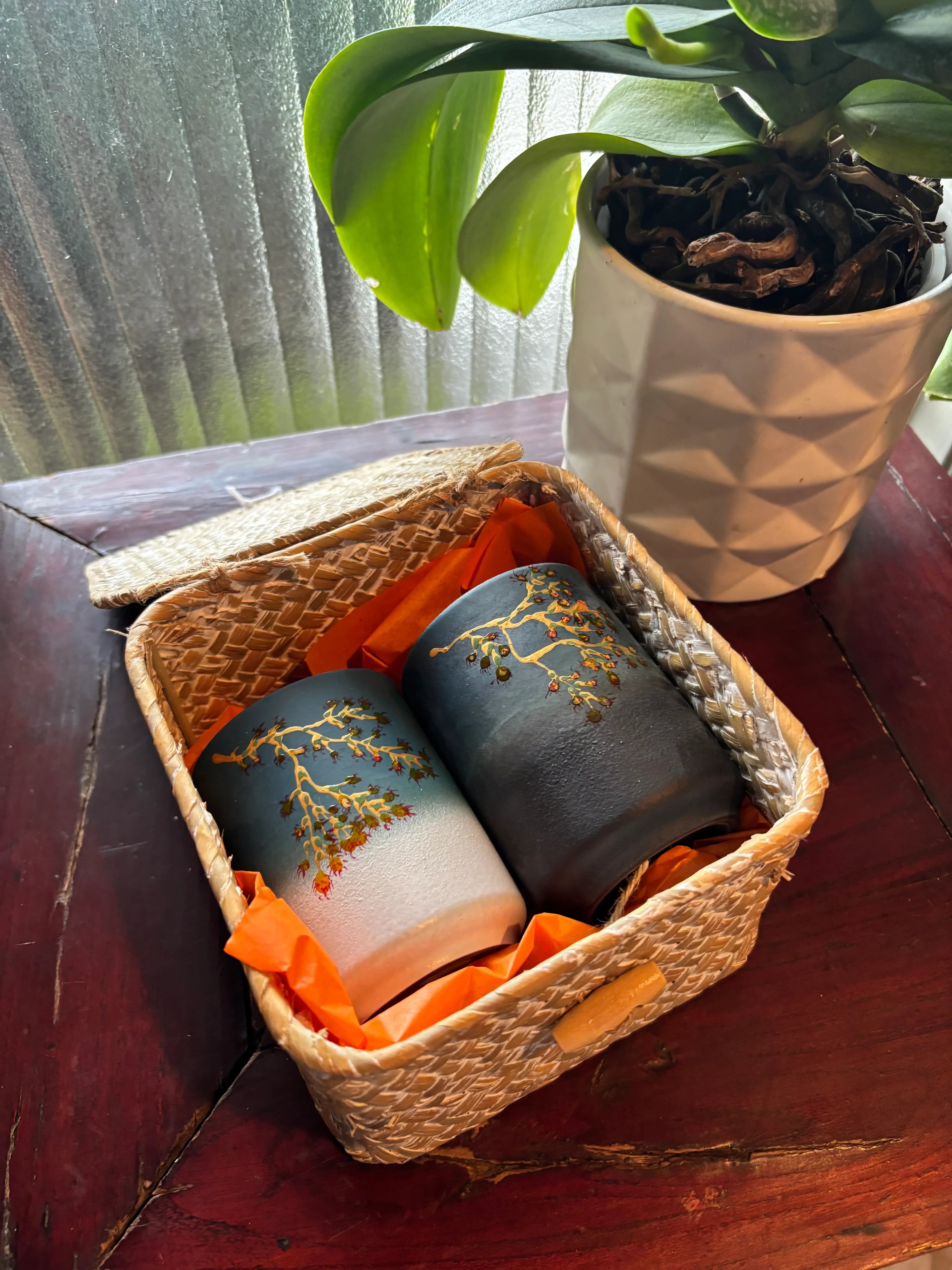 Hand Painted Japanese Ceramic Coffee and Tea Mug Set of 2 in Traditional Basket