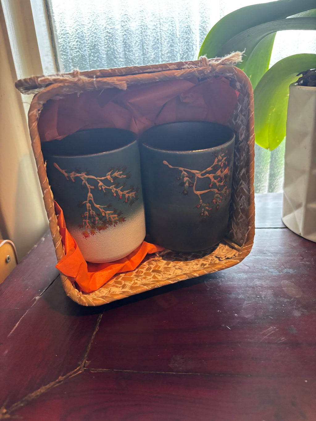 Hand Painted Japanese Ceramic Coffee and Tea Mug Set of 2 in Traditional Basket