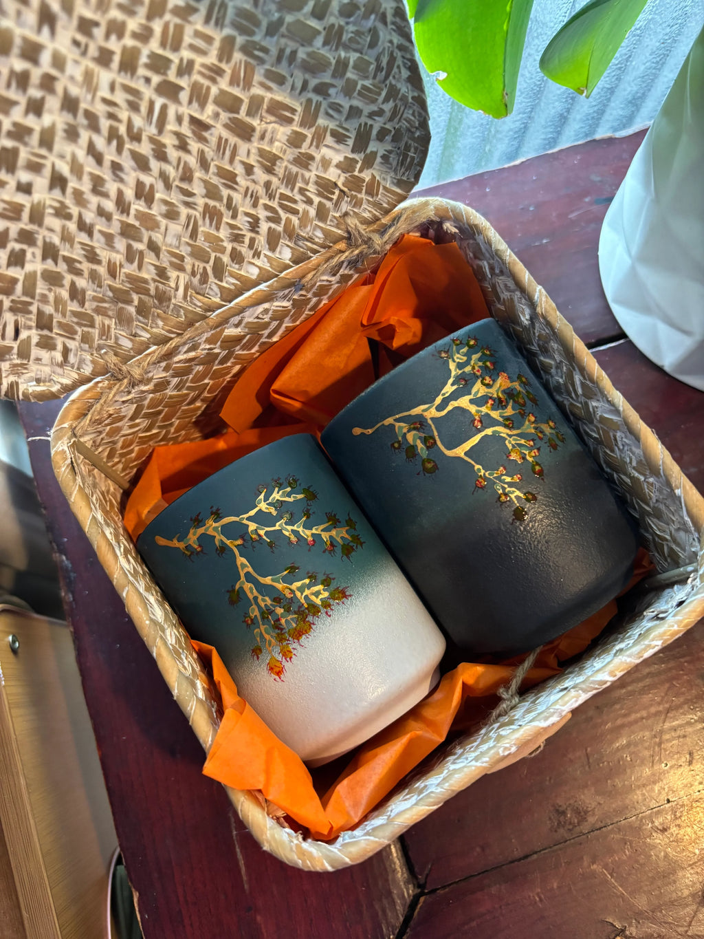 Hand Painted Japanese Ceramic Coffee and Tea Mug Set of 2 in Traditional Basket