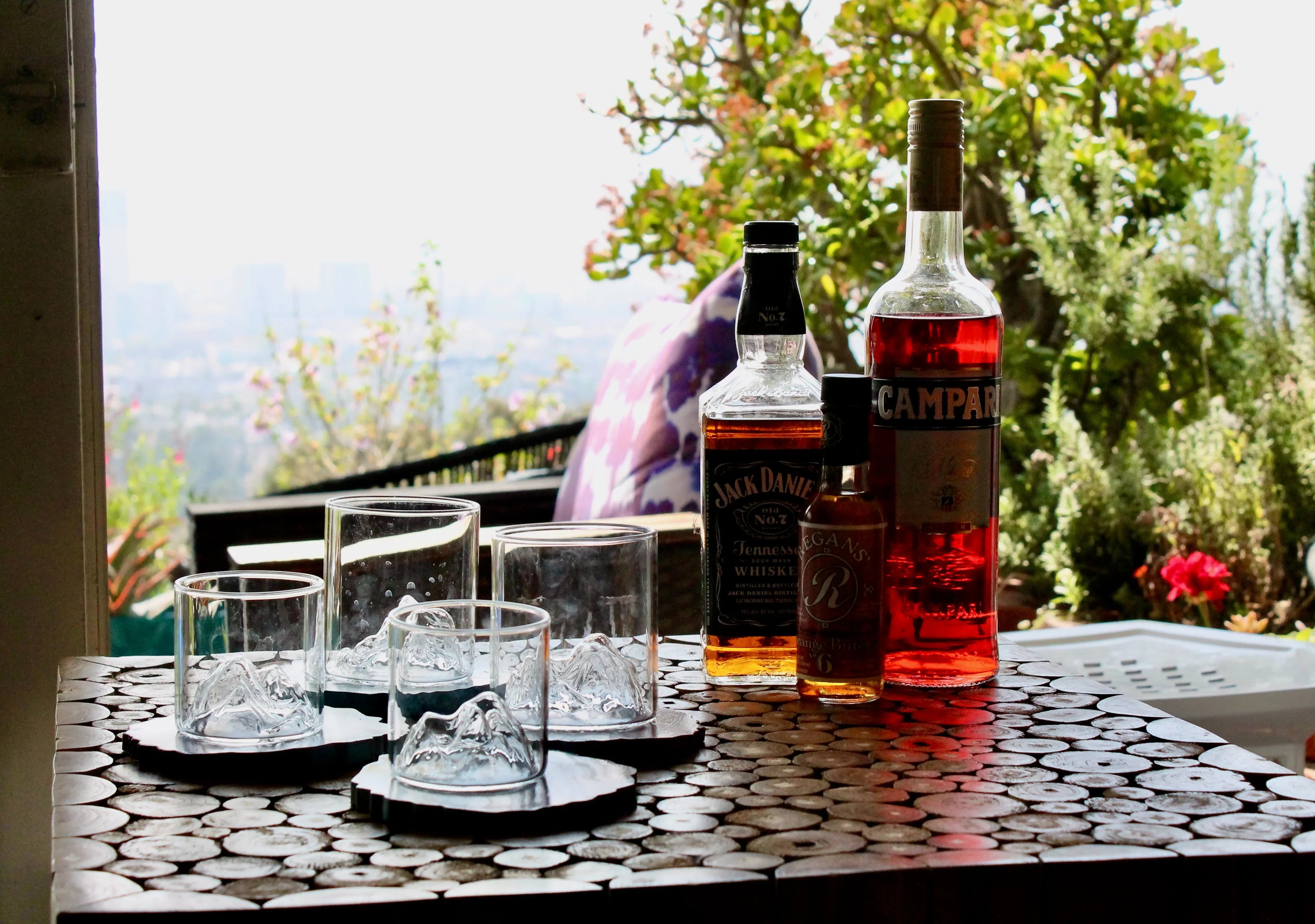 Elegant Whiskey Tumbler With Inside Mountain Motif- Set for Cocktail Lovers and Father’s Day Gift