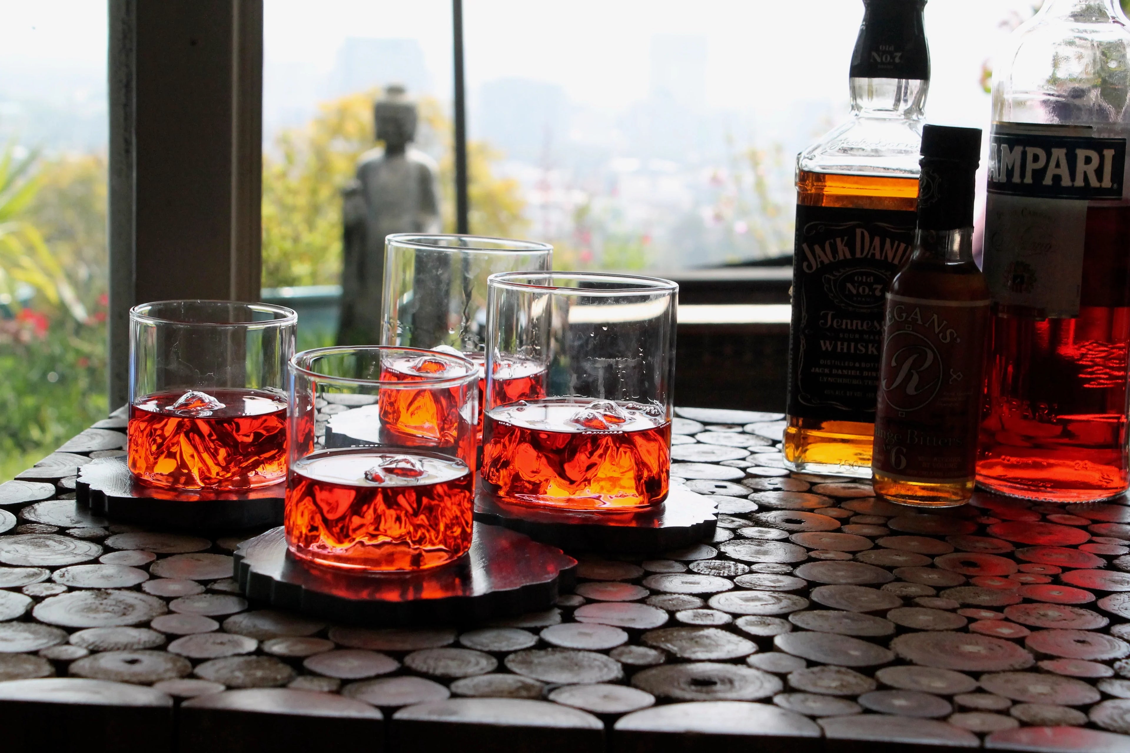 Elegant Whiskey Tumbler With Inside Mountain Motif- Set for Cocktail Lovers and Father’s Day Gift