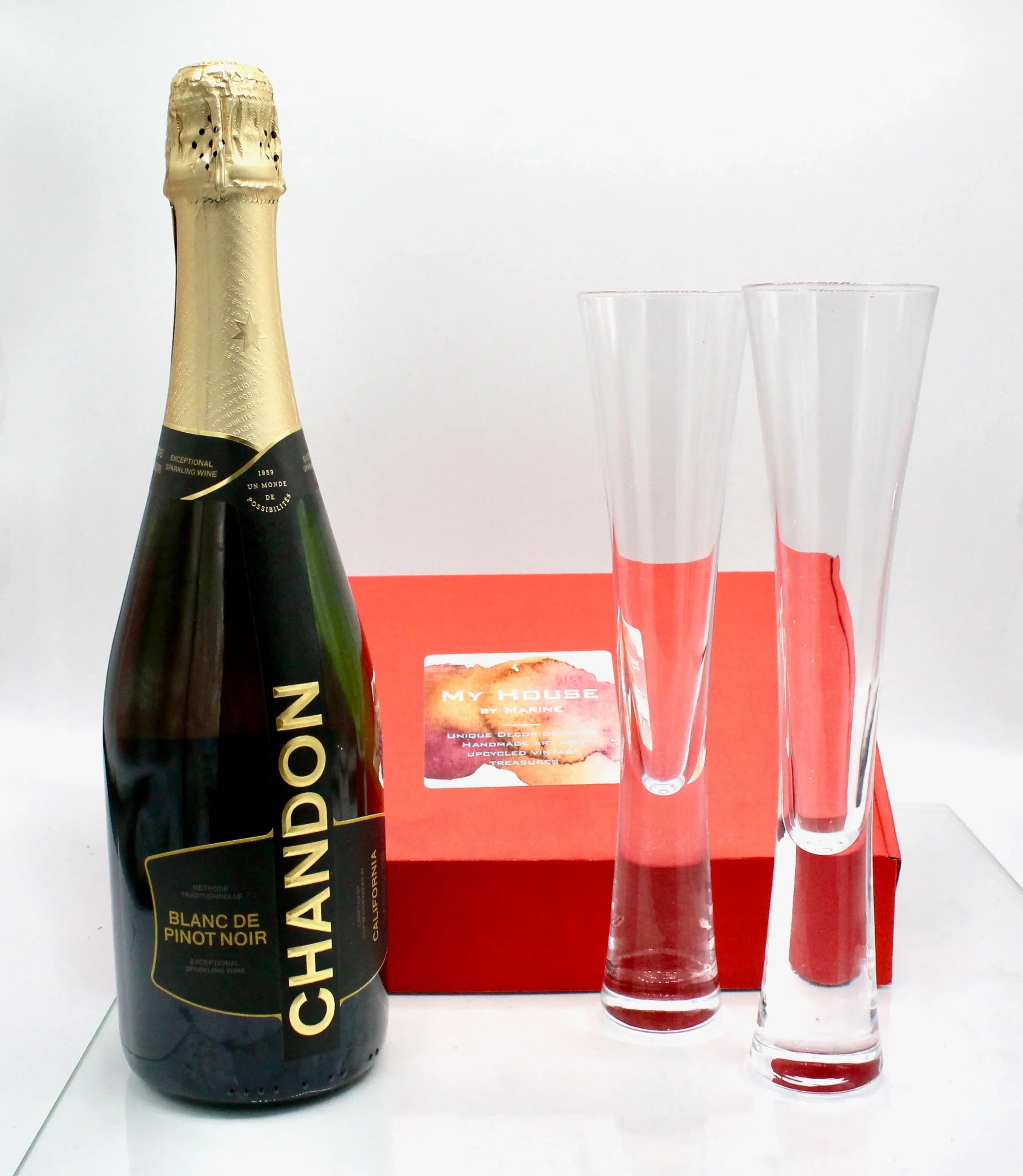 Romantic Hand-Blown Crystal Champagne Flutes Set with Rose Petals in Elegant Red Box