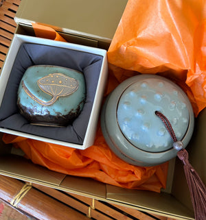 My House by Marine Coffee & Tea Mugs Tea Lover Gift Box: Delicate Hand Painted Floral Cup and Traditional Tea Leaf Container