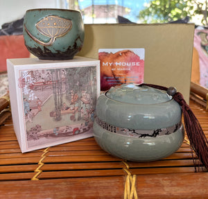 My House by Marine Coffee & Tea Mugs Tea Lover Gift Box: Delicate Hand Painted Floral Cup and Traditional Tea Leaf Container