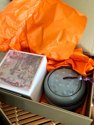 My House by Marine Coffee & Tea Mugs Tea Lover Gift Box: Delicate Hand Painted Floral Cup and Traditional Tea Leaf Container