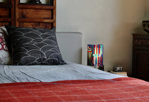 My House by Marine table lamp Stained Glass Bedside Lamp: Art Deco Touch Control Table Lamp in Red & Blue